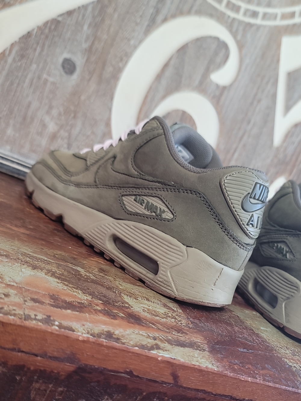 Nike Air Max 90 Winter Premium "Medium Olive/Pink" Wmns 6.5, Good Condition - Picture 7 of 16